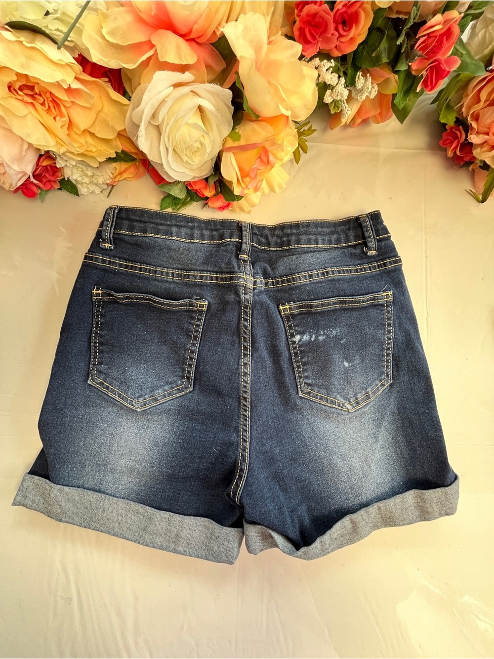 3/$20 Bundle π SHEIN Dark Wash Distressed Cuffed Denim Shorts Size 4 - Picture 2 of 8